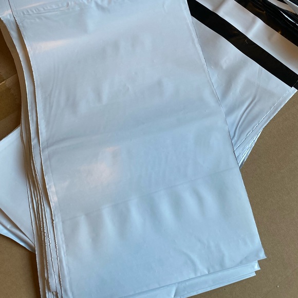 100 6X9 White Poly Mailer Self Sealing Shipping Envelopes Bags 6”X9” - Picture 2 of 3